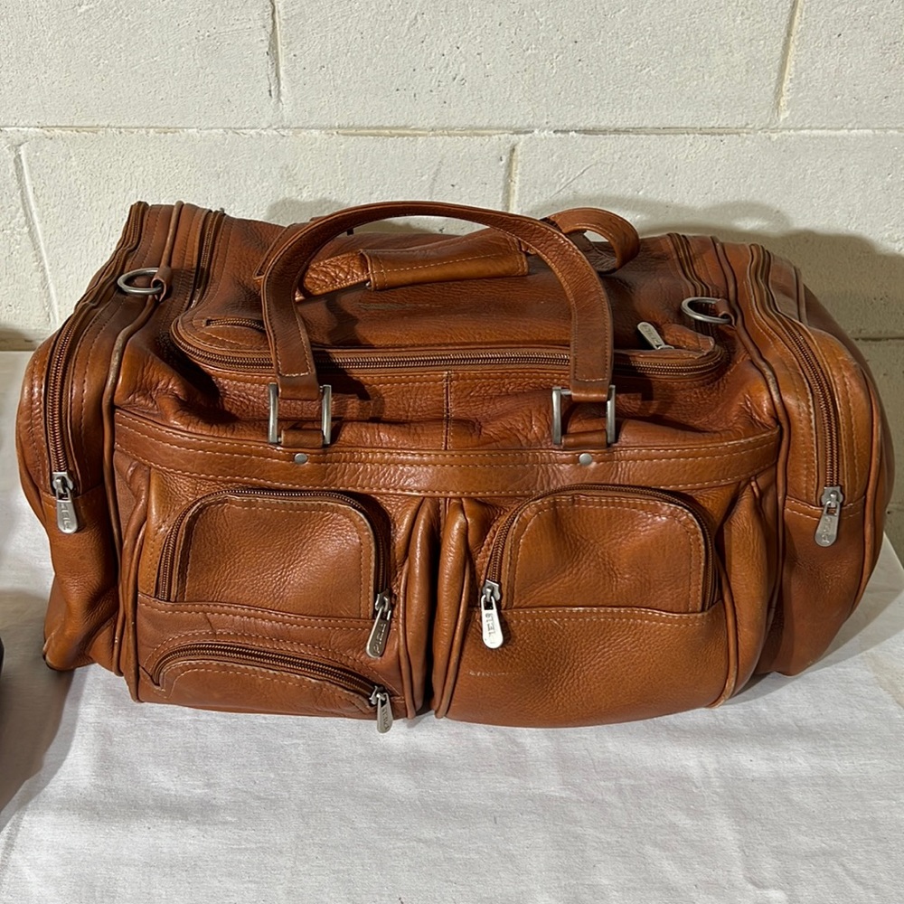 Piel vintage leather duffel bag